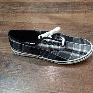 New Vans black plaid sneakers shoes 6.5 6 1/2